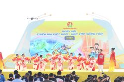 Sôi nổi Ngày hội 'Thiếu nhi Việt Nam - Học tập sáng tạo'