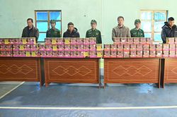 Bắt 4 kẻ vận chuyển 2 tạ pháo nổ qua biên giới
