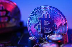Nhu cầu Bitcoin của giới đầu tư lớn tăng vọt dù giá cao