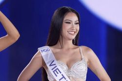 Phương Linh chính thức vào Top 10 Miss Cosmo 2025