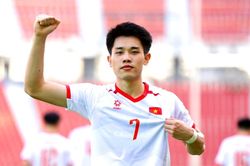 Đình Bắc ghi điểm với nghĩa cử đẹp sau chiến thắng ở SEA Games 33