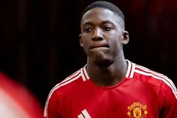 Amorim dùng Ronaldo, Rooney dạy bài học cho Kobbie Mainoo