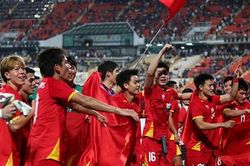 Báo Indonesia thừa nhận Việt Nam là vua Đông Nam Á năm 2025