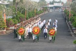 Lãnh đạo tỉnh Đồng Tháp viếng Nghĩa trang Liệt sĩ tỉnh