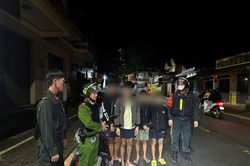 14 thanh thiếu niên mang hung khí 'diễu phố' quay clip đăng TikTok