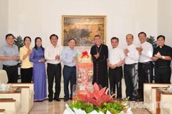 Lãnh đạo tỉnh Đồng Tháp thăm, chúc mừng Lễ Giáng sinh năm 2025