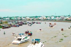 Cần Thơ bắn pháo hoa tại Lễ hội văn hóa sông nước 2025