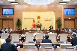 Thông qua Nghị quyết về tiếp công dân, xử lý đơn, thư khiếu nại, tố cáo với nhiều điểm mới