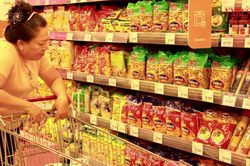 Tiêu dùng năm 2026 vào 'quỹ đạo' mới: Doanh nghiệp FMCG xoay trục ra sao?