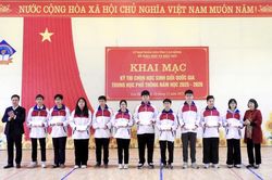 Hội Khuyến học Cao Bằng trao 87 phần quà khích lệ 9 đội tuyển dự kỳ thi chọn học sinh giỏi quốc gia