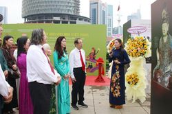Trưng bày 'Di sản văn hóa Việt Nam - Sức sống từ truyền thống đến hiện đại'