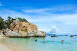 Bãi Chuối: Kinh nghiệm khám phá bãi biển hoang sơ tại Vĩnh Hy