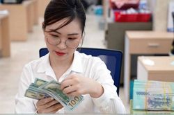 Lãi suất ngân hàng vượt 7%/năm, PGBank dẫn đầu thị trường