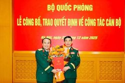 Hai cán bộ Quân khu 5 được phong quân hàm Thiếu tướng