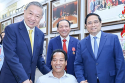 Biểu tượng của nghị lực vượt lên hoàn cảnh