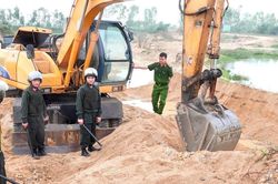 Gia Lai: Huy động hơn 100 cảnh sát đột kích, xóa sổ đường dây khai thác cát trái phép quy mô lớn