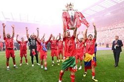 Liverpool từ nhà vua Ngoại hạng Anh đến khủng hoảng dưới thời Arne Slot