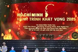 Tiến sĩ Nghệ An suốt đời nghiên cứu cá nước ngọt được tôn vinh tại Chương trình 'Hồ Chí Minh - Hành trình Khát vọng'