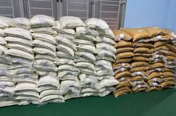 Phát hiện, tạm giữ gần 2 tấn đường không rõ nguồn gốc, xuất xứ bán qua mạng xã hội