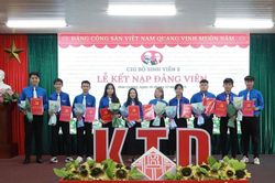 Trường Đại học Kiến trúc Đà Nẵng kết nạp 10 đảng viên mới