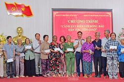 Cảnh sát biển đồng hành cùng đồng bào dân tộc, tôn giáo