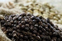 Giá tiêu hôm nay 27/12: Cao nhất 150.500 đồng, Ấn Độ tăng ngược dòng