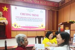 CRS hỗ trợ hơn 766 triệu đồng giúp người dân hai xã Thu Bồn và Nam Phước khắc phục thiên tai