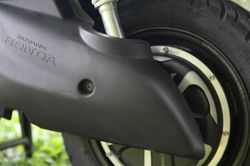 Xe máy điện giá 15,8 triệu đồng của Honda bán ở Việt Nam thiết kế sang trọng, động cơ mạnh, pin bền rẻ hơn cả Vision, Wave Alpha khuấy đảo thị trường