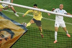 Ronaldo lập cú đúp để tiến sát mốc 1000 bàn, được ca ngợi là chân sút vĩ đại nhất lịch sử