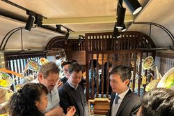 Chạm vào ký ức Hà Nội qua tour trải nghiệm mới tại Trúc Bạch - Ba Đình