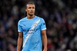 Barcelona đàm phán mượn Nathan Ake của Man City trong tháng 1