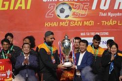 HAGL vô địch giải Tứ hùng 2025 sau trận derby Thủ đô kịch tính