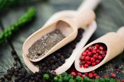 Giá tiêu hôm nay 28/12: Tăng đồng loạt lên 151.000 đồng/kg