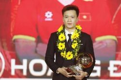 Hoàng Đức giành Quả bóng Vàng Việt Nam 2025: Đỉnh cao sự bền bỉ