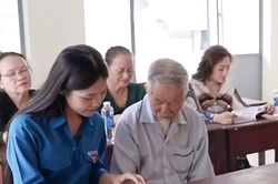 Nữ sinh Đà Nẵng lan tỏa giá trị âm nhạc dân gian Cơ tu