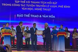Báo Thể thao và Văn hóa nhận khen tặng của Hội đồng Lý luận Trung ương