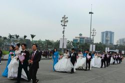 Ấm áp lễ cưới tập thể của 11 cặp đôi công nhân