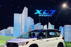 Giá xe Suzuki XL7 Hybrid tháng 12/2025: Ưu đãi 70 triệu đồng