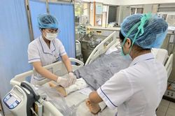 Nạn nhân nặng nhất trong vụ lật xe đoàn từ thiện ở Lào Cai đã tỉnh lại