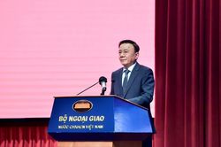 Thường trực Ban Bí thư Trần Cẩm Tú: Cần coi đối ngoại nhân dân là khâu trọng yếu trong chiến lược bảo vệ và phát triển đất nước