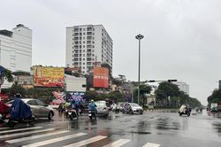 Thời tiết ngày 30/12: Bắc bộ mưa rải rác, trời rét; Trung Bộ mưa rào vài nơi