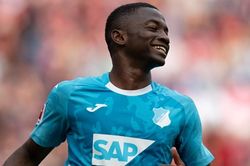 Man United nhắm máy chạy 36km/h Bazoumana Toure cho Ruben Amorim