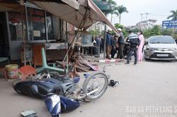 Ô tô con lao vào nhà dân, một người bị thương