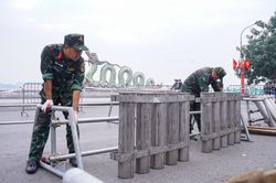 Bên trong trận địa pháo hoa sẵn sàng khai hỏa đón năm mới 2026 tại Hà Nội