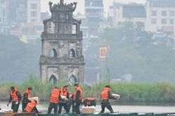Cận cảnh trận địa pháo hoa hỏa thuật ở Hồ Gươm hoành tráng đón năm mới 2026