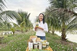 “Đánh thức” vùng đất trũng từ cây sen