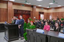 Vi 'Ngộ' tiếp tục chịu án về tội đưa hối lộ