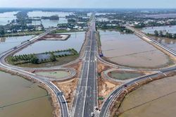 Cao tốc Cần Thơ – Cà Mau phải lùi thời gian thông xe sang tháng 1/2026 do thời tiết bất lợi