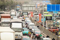 Đường Hà Nội kẹt cứng trong ngày làm việc cuối cùng của năm 2025