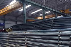 Giá thép hôm nay 1/1/2026: Thị trường nội địa ổn định, giá quốc tế tiếp tục lao dốc